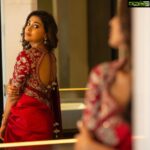 Shriya Saran Instagram - Thank you @jayantireddylabel for this stunning saree and making my dashera beautiful…. This dashera I’m starting a beautiful movie directed by Paparao sir, choreographed by fantastic @adzmurray , music by legendary illaiyaraja sir, starring talented @sharmanjoshi …. I feel blessed ! Photogrpaher @chinthuu_klicks @manojkumarclicks makeup @makeupbymahendra7 hair @priyanka__hairstylist #musicschool
