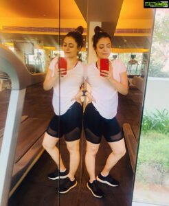Shruti Sodhi Instagram - 👯‍♀️ 2021 will be the year of transformation 💪🏻 #shrutisodhi #slowandsteady #workit #curves #forever