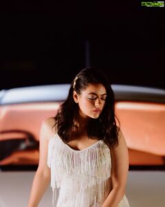 Shruti Sodhi Instagram - Sunday glam 🌟 #shrutisodhi #goodsundaytoyou #shiny #sunday 
📸 @lights.tales 
💄 @ankitabansalmakeup  @deepikakataria17