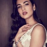Sonal Chauhan Instagram – For those asking for my DP ♥️ .
.
.
.
📸- @shivamguptaphotography 
#portraitphotography #portrait #warm #face #eyes