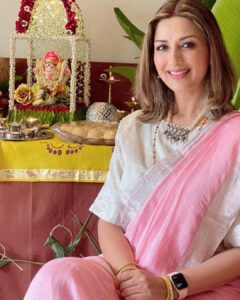 Sonali Bendre Instagram - The mood while welcoming Bappa home is more meditative this year but it’s always a special feeling 🙏🏼
सर्वांना गणेश चतुर्थीच्या हार्दिक शुभेच्छा