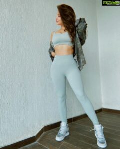 Sonarika Bhadoria Instagram - Living in your head rent free 🤓