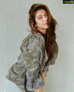 Sonarika Bhadoria Instagram - Living in your head rent free 🤓
