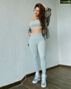 Sonarika Bhadoria Instagram - Living in your head rent free 🤓