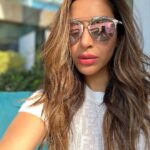 Sophie Choudry Instagram - Heartful of love, sunsets & food🤤 #dubai #photodump #mydubai #sophiechoudry #nammosdubai #palazzoversacedubai #styleinspo #balmainarmy #burjkhalifa #gratitude #sunset #beach #poolday Dubai, UAE