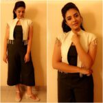 Sreemukhi Instagram – Jumpsuits and jackets! This JJ combination is about today by @rekhas_couture Kirthana! ☺️😄
#designeroutfitdiaries #jumpsuits #jackets #abouttoday #shoot #julakataka Annapurna Studios