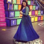 Sreemukhi Instagram – Oct Day 5! Twirling, something completely girly, so not me!! Bhale chance le is happening in these beautiful peacock blues by Kirthana! #octdiaries #shoot #Bhalechancele #twirling #girly #nonstopshootmarathon #designeroutfitdiaries 😍☺️😁