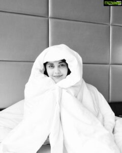Surabhi Instagram - Special Sunday plans *not getting out of bed* 😬 #sundayvibes #cozyme