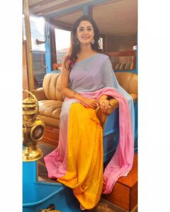 Surabhi Instagram - 🧡💙💖