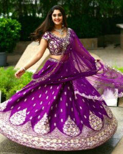Surabhi Instagram - At the launch of @lavish.restaurant in Hyd 
👗: @srisuvarnamandir 
 Styled by @gummadimeghana 
💎:@shubampearls
💄: @srinivas_arakativemula & Durgarao
📸: @winxphotography__ 
Event Organised by: @vinay_viveka_vardhan 
Agency: @wearemyrtle

#surbhi #surofficial