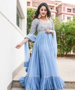 Surabhi Instagram - At the trailer launch of #Sashi💖 
Styled by @officialanahita 
Outfit: @nallamz 
Ring: @kiara.jewelry 
Earrings: @fashionjewellery_21 
Pic: @artistrybuzz