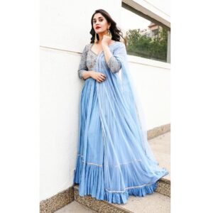Surabhi Instagram - At the trailer launch of #Sashi💖
Wearing @nallamz 
Styled by @officialanahita
Ring: @kiara.jewelry 
Earrings: @fashionjewellery_21 
📸 : @artistrybuzz
