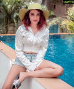 Tejaswi Madivada Instagram - Me judging people who judge me.

It's always give and take.