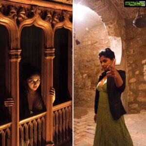 Usha Jadhav Instagram - 📸 @alexcortescalahorra 🧡
#styling #ameliahernandez 
#location #palacio de la #aljaferia #zaragoza #aragon #españa #medieval #palace .
@aragonfilmcom @aragoncultura .
.
#actor #actorslife #photography #director #refugios #carrasca #cinespañol #ushajadhav #alejandrocortés .
.

#lockdown #pandemic #quarantinelife #coronavirus