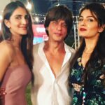 Vaani Kapoor Instagram - #Crushing on these two!😍😍 @iamsrk @officialraveenatandon