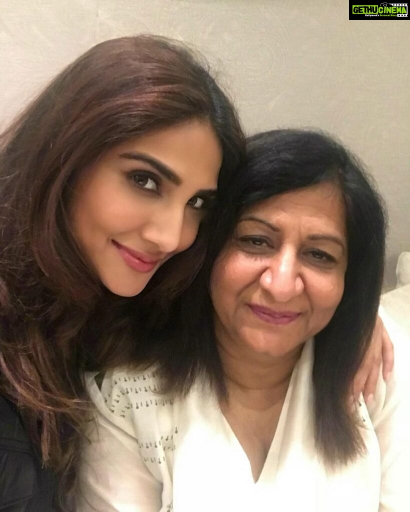 Vaani Kapoor Instagram - And occasionally I do I do I dooo 🙋‍♀️🙅‍♀️ # ...