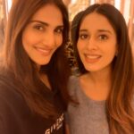 Vaani Kapoor Instagram - Sometimes unexpected moments are the sweetest 🍭🧿🤗💗💜🌈🌟 with ma Cherie .. love you @meher89