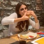 Vaani Kapoor Instagram – Yaasss!! Totally feelin it #🍔🍟