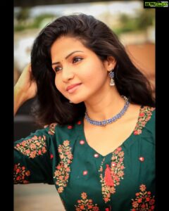 Venba Instagram - Beautifull jewellery from @rakshanas_trendy_collection 

#loveyourself #trending  #trendingnow #power #sweet #instafashion #instamood #instastyle #instadaily #instagram #fashionlover #fashion #styleoftheday #style #lovely #beautiful #divas #goodvibes #positivevibes #fashionista #instaphoto #instalike #pictureperfect #photo #photooftheday #followforfollowback #likeforlike #lifestyle #viral #messy