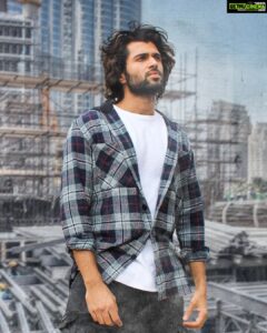 Vijay Deverakonda Thumbnail - 2.1 Million Likes - Top Liked Instagram Posts and Photos