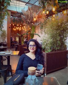 Vishakha Singh Instagram - Discovered @hackneycoffeeco Went in for coffee , ended up having a delicious 5 course meal instead !

Sunday spent well. ❤️
Pic credit : @missinghmove