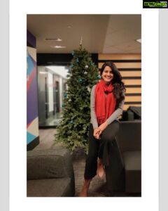 Vishakha Singh Instagram - There is certainly a red for everyone.
.
.
.
.
.
.
#christiandior #red #Winter #winteriscoming #december #office #festive #mood #keepitsimple #atwork #keepwarm #christmastree