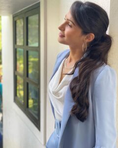 Andrea Jeremiah Instagram - Back to work 🦋 

@altafmammoo @sharmilahairstylist 
@amritha.ram 

#setlife #shootdiaries
