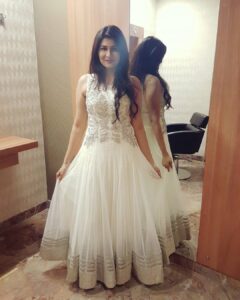 Anjena Kirti Instagram - #OutfitOfTheDay #SunTV #SundayGallata #CelebrityGuest #300thEpisode 👑🎵🎶💕 yet another white ..I know..I know..but I just lovvve whites💕