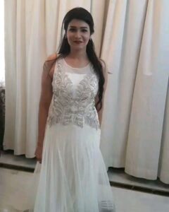 Anjena Kirti Instagram - #OutfitOfTheDay #SunTV #SundayGallata #CelebrityGuest #300thEpisode 👑🎵🎶💕 yet another white ..I know..I know..but I just lovvve whites💕