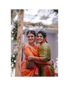 Aparna Balamurali Instagram - My Ammu❤️

@fmirri

PC: @shabeerzyed_photography 

Ammu’s MUAH : @naturals.mgroadthrissur 
My MUAH : @reshmi_.sreedharan @touchbysire