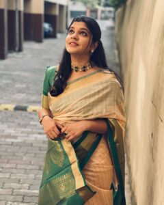 Aparna Balamurali Instagram - 💚

MUAH and Saree draping hy my darling @gopika_kripal_makeovers ✨
Accessories: @adorebypriyanka