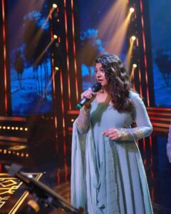 Aparna Balamurali Instagram - One of the best stages 💙

Thank you @harisankar_ks chetta for supporting me. It was great to share the stage with you. 
To many more stages ✨

Thank you @samamofficially and @mazhavilmanoramatv ✨

#engeyumeppozhumspb 

Styling : @styled_by_gk
Costume execution : @shimna_abdulla_ 
Jewellery : @ladyvalayil
Make up : @rgmakeupartistry 
Hair : @sudhiar.hairandmakeup 
Assisted by : @__neha.fathima__