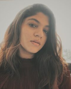 Aparna Balamurali Instagram - @pournami_mukesh_photography ❤️✨
Wearing : @__go_girl__ ✨

#virtualphotoshoot #facetime