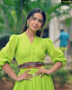 Avika Gor Instagram - #Promotions #NETonZEE5 #premiere