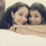 Chandra Lakshman Instagram - When Akka thangai meets and we don't wanna grow up.. Ye! 👩👩 #akkathangai #funday #thursday #favouriteday #wearethebestest #memories #catchingup #awesomechildhood #yummylunch