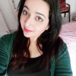 Chandra Lakshman Instagram - Be it a Good day or a Bad day there is always the lipstick💄💋 #moongirl #makeup #mua #lovedressingup #actor #actorlife #photoshoot #funday #selﬁe