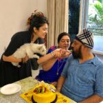 Charmy Kaur Instagram - #happyanniversary #momndad 36 years of marriage 😍😍 they don’t manufacture these kinna products anymore 😂😂😘😘😘 love ya loads ❤️❤️❤️