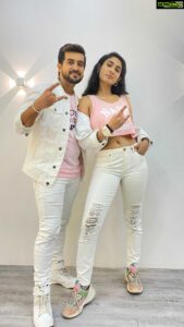 Deepti Sati Instagram - Changes in between songs can be tiring so ….we just transition 🤪😆
@neeravbavlecha 🤘🏻
Thanks for the help @tannasweta 
Studio- @ukiyostudio.in 
.
.
#reels #reelsinstagram #transition #feelitreelit #feelkaroreelkaro