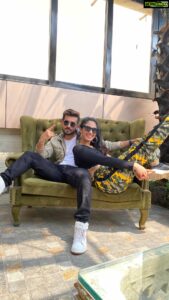 Deepti Sati Instagram - These beats are fun 🤪 and having fun on these beats with @neeravbavlecha 
Special thanks to @menonshruthi_b @tannasweta 

#reels #reelsinstagram #dance #fun #beats #instagood #trends #trending #spreadsmiles #staysafe #staystrong #stayindoor #remix #reelsremix