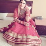 Devshi Khandur Instagram - Devshi Khanduri shooting for movie oppam directed by priyadarsan sir with malyalam superstar Lieutenant colonel mohanlal in cochin kerala . This is my bridal look for wedding sequence feeling lucky ☺ #devshikhandurilatest #movieshoot #oppam #mohanlal #priydarshan #weddingsong #devshikhanduriupcoming #malyalam #kerala #onthesetsofoppam #oppammovie #bride #indianbride #jewellery #redhot Cochin (kochin)kerala,India