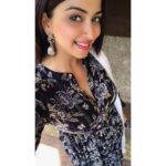Eshanya Maheshwari Instagram - Happy Navratri and Gudi padwa 😇🙏✨💫 #thankyougod for amazing life , family, friends and everything you have plan ahead for me 🌈☀️💫