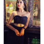 Eshanya Maheshwari Instagram - “I LIKE MY MONEY WHERE I CAN SEE IT: HANGING IN MY CLOSET. 😉✌🏻 💁🏻‍♀️💫 Outfit- @srstore09 Photo courtesy- @rishinakandhari hair- @rutika_hair_stylist Location- @drinxexchange #beyourself #styleblogger #keepshining🌟 #rishinakandhariphotography #srstore