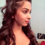 Eshanya Maheshwari Instagram - Guys who thinking to date me 🤣🤣🤣🤣🤣 can you do eyebrow dance? #thereschance😜 #comedy #eyebrowdance