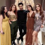 Eshanya Maheshwari Instagram - 🎄💃🏼💕👻🎅 📸 from last night 😍 Some friends are missing in this pictures 😣 because I was too high to get clicked with them 🤣 but you guys are major missed in this frame 🙈@humarabajaj24 @theperfectrhythm @aneja.arjun @cheshtabhagat @summitbhardwaj 💕 The St. Regis Mumbai