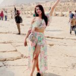 Eshanya Maheshwari Instagram - #pyramidsofgiza #cairo #egypt 😍 outfit by @srstore09 🤗😍 Cairo, Egypt