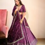 Eshanya Maheshwari Instagram - HAPPY DHANTERAS 💰✨💰 May your life be full of happiness and harmony with enough wealth to give you all comforts you ever wished. Stay blessed 😇 Outfit by @karishmaashita Makeup by @nishisingh_muah Hair by @imambihairstylist Styling by @bhoomibhanushali Photography by @ajayyparmar #diwali #dhanteras #diwalioutfit #diwalilook #diwaliphotoshoot #picoftheday #lookoftheday #pose #photoshoot #esshanyamaheshwari #esshanya #fashionblogger #styleblogger #instafashion