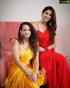 Eshanya Maheshwari Instagram - Ganpati Bappa Morya 😇🙏✨

It’s that time of the year again!!!
Bappa is finally home to shower his blessings on all of us 😇

Saree by @maheswariswati 
Photography by @portraitsbyvedant 

#ganeshchaturthi #ganpatibappamorya #ganpatibappa #festival #festivevibes #festivewear #festivalsofindia #esshanya #esshanyamaheshwari #ootd #sareelove #red #red❤️