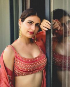 Fatima Sana Shaikh Instagram - Styled by: @akshitas11 
Assisted by: @khushi46 
💃🏻: @ridhimehraofficial