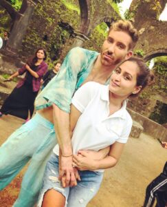 Gajala Instagram - Can’t get my eyes of u wen u DANCE😍craziness💃🏽❤️ @bobbynewberry it was a wonderful experience working with u #chance @faisal_miya__photuwale @thebucketlistfilms @ujwalgupta_ @_rishabh_shetty_ @prashanthnysharma #international #musicvideo #celebrety #choreographer #danceispassion #bobbynewberry #photuwalas