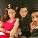 Gurleen Chopra Instagram - Gudmng every1.... Movie dekhna te movie nu bannde hoye dekhna Bahut farak hunda,,, it needs soo much patience,,Kinna acha lagda jado tuade friends tuade well wisher tuade set te aun te tuada kam dekhan how you do soo much hard work,,feel soo gud to have u on my ASHLEY movie set baby @sony_johari my BFF ❤️❤️❤️ Film city road, Goregaon east, Mumbai, Maharashtra, India